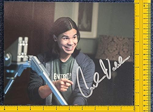 Снимка на Карлос Валдес (Cisco Ramon /Vibe) с автограф с Размер 8 до 10 сантиметра На сребристи избухване-Sharpie